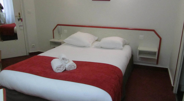 Двухместный номер Comfort Hôtel Suzane