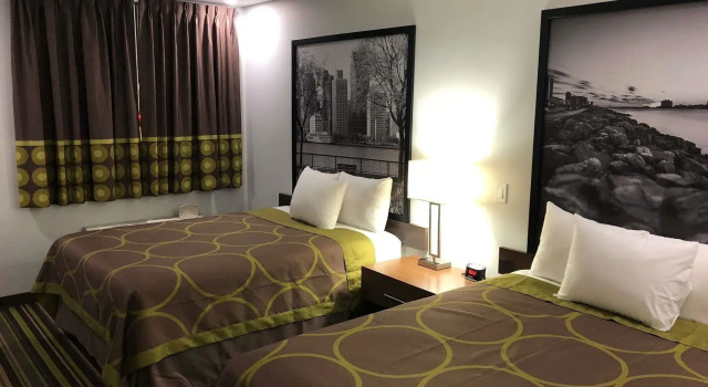 Четырёхместный номер Standard Super 8 by Wyndham Windsor/Dougall