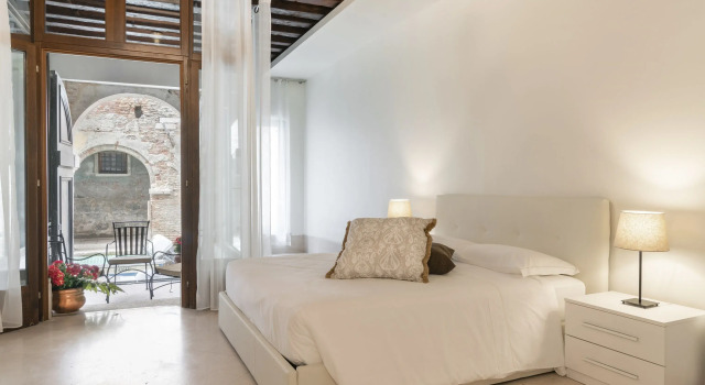 Апартаменты Classic Riva Palace Apartments by Wonderful Italy