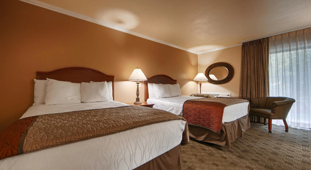 Четырёхместный номер Standard Best Western Miners Inn Yreka