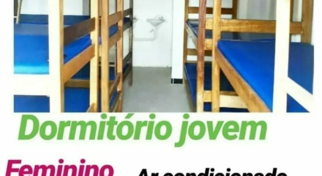 Кровать в общем номере Guarajuba sitiofelizcidade