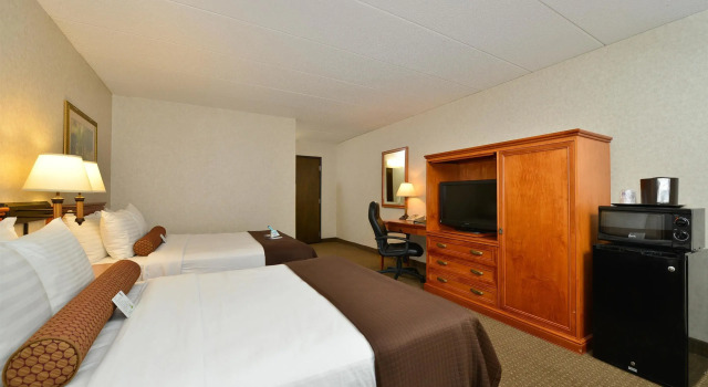 Четырёхместный номер Standard с видом на реку Best Western Plus Kelly Inn