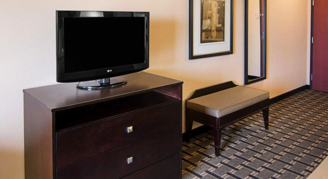 Четырёхместный номер Standard Comfort Inn & Suites Paris