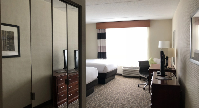 Четырёхместный номер Deluxe Wyndham Garden Buffalo Downtown