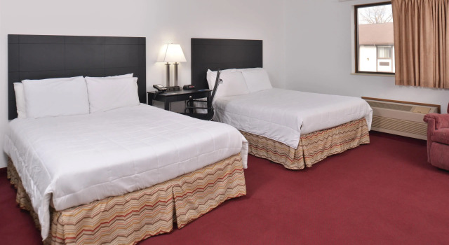Четырёхместный люкс Americas Best Value Inn & Suites-Birch Run