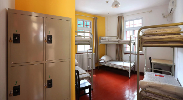 Кровать в общем номере (женский номер) Qingdao Wheat Youth Hostel