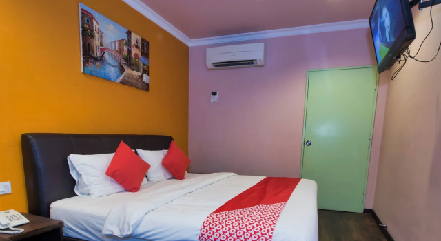 Люкс Deluxe OYO 496 Hotel De Eco Inn