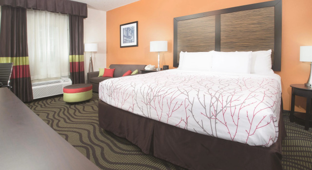 Двухместный люкс La Quinta Inn by Wyndham Calhoun South I-75