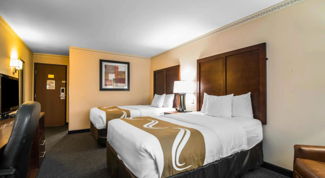 Четырёхместный номер Standard Quality Inn Cortland - University Area
