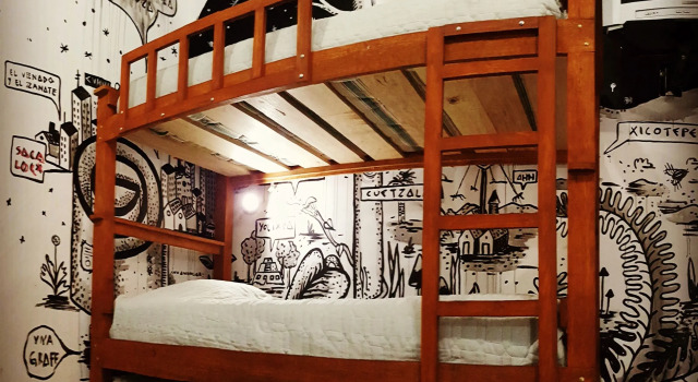 Кровать в общем номере Gente de Más Hostel