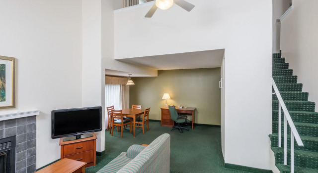 Двухместный люкс Дуплекс Best Western Fishkill Inn & Suites
