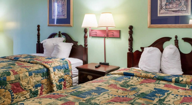 Четырёхместный номер Standard Econo Lodge Hopewell Near Fort Lee I-295