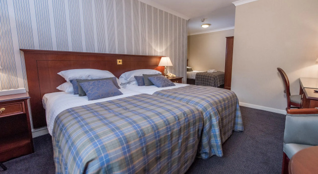 Трёхместный номер Superior Alexandra Hotel