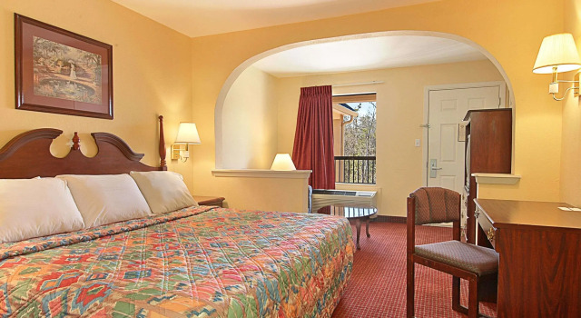 Двухместный люкс Days Inn by Wyndham Ocean Springs
