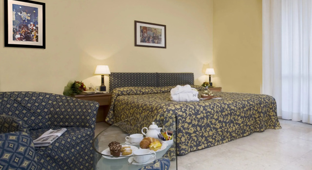 Четырёхместный номер Standard Hotel Savoy