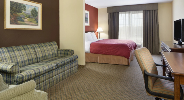 Двухместный люкс Country Inn & Suites by Radisson, Michigan City, IN