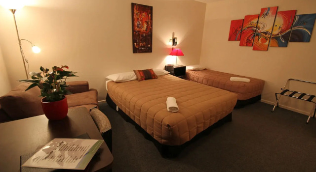 Двухместная студия Avalon Court Accommodation