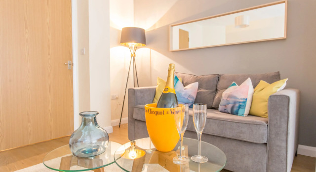 Апартаменты с 3 комнатами Modern Comfortable 2 & 3 Bed Apartments, Free Parking, Wifi, Headington, Close to Hospitals, Science Park & Brookes University