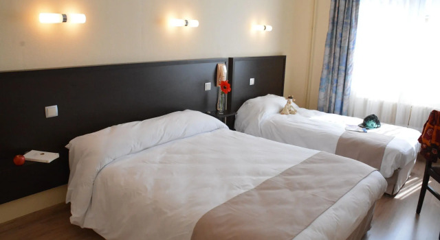 Трёхместный номер Standard Logis Hôtel Restaurant de France
