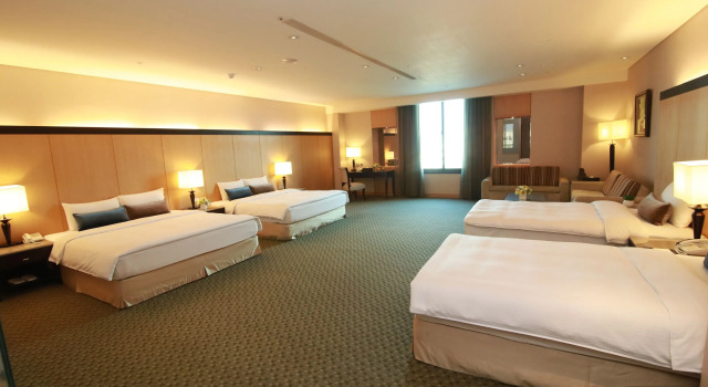 Номер Executive Queena Plaza Hotel