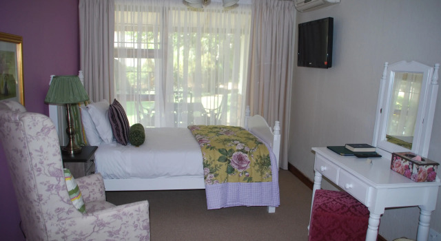 Номер Economy HOSPITALity Lodges