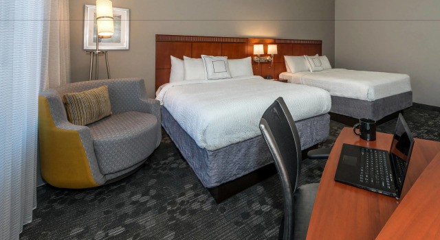 Четырёхместный номер Standard Courtyard by Marriott Panama City