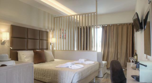 Полулюкс Porto Demo Hotel