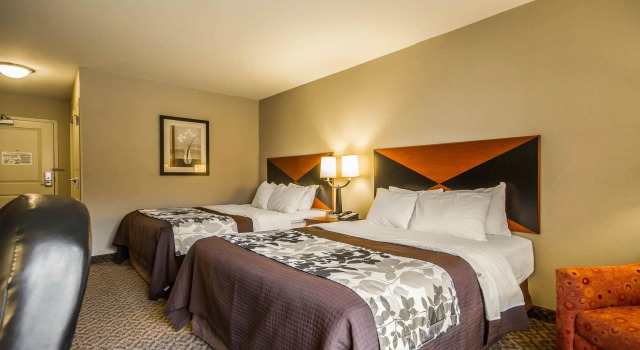 Четырёхместный номер Standard Sleep Inn & Suites Milwaukee Airport