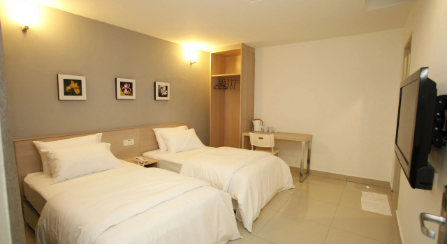 Двухместный номер Standard Iris Garden Hotel