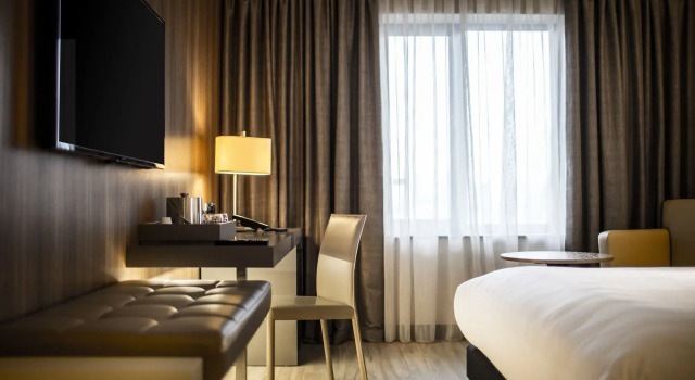 Номер Superior AC Hotel by Marriott Manchester Salford Quays