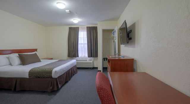 Студия Suburban Studios Westminster Denver North