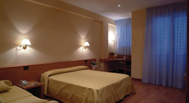 Трёхместный номер Standard Hotel Touring