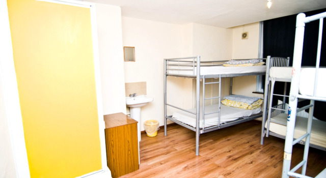Кровать в общем номере (женский номер) Kensal Green Backpackers 1