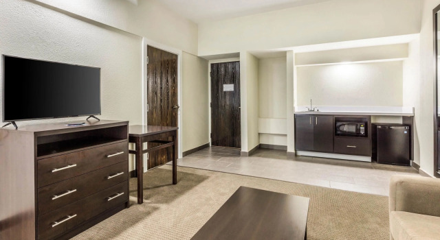 Двухместный люкс Travelodge by Wyndham Flowood Jackson Airport North