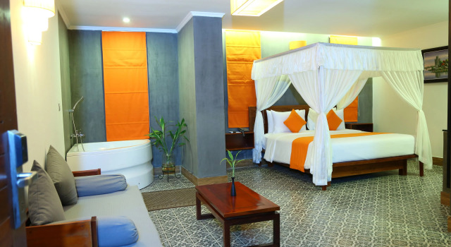 Люкс A Z Hotel Phnom Penh