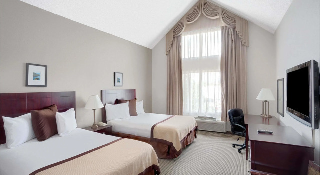 Четырёхместный номер Standard Baymont Inn & Suites
