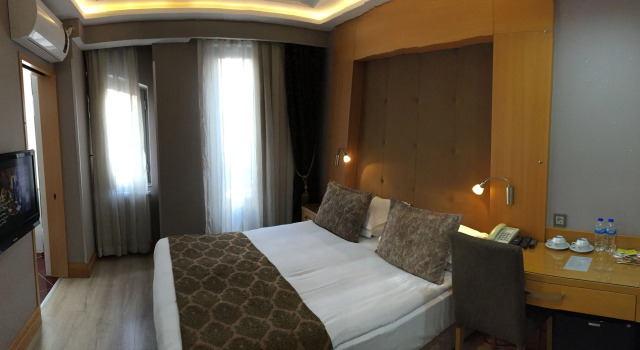Двухместный номер Standard с видом на улицу Emerald Hotel