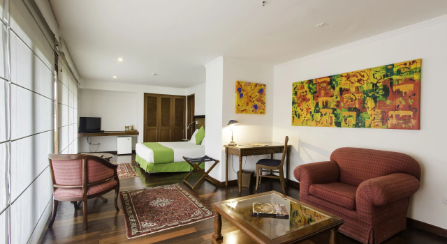 Полулюкс Hotel Emaus Bogotá
