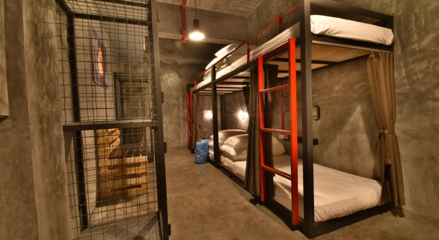 Кровать в общем номере Sleeper Hostel