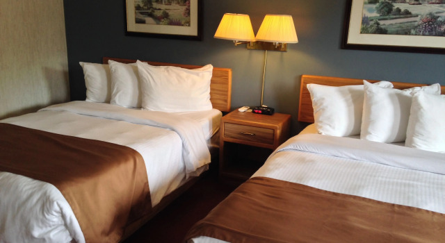 Четырёхместный номер Standard Bancroft Inn & Suites