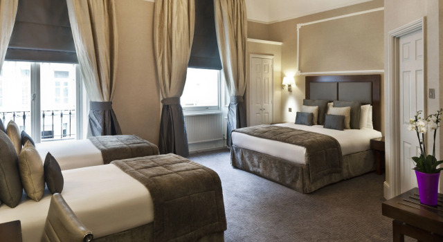 Четырёхместный номер Standard Gem Strathmore Hotel