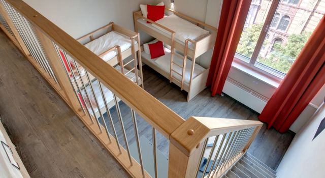 Cama em dormitório MEININGER Hotel Berlin Mitte