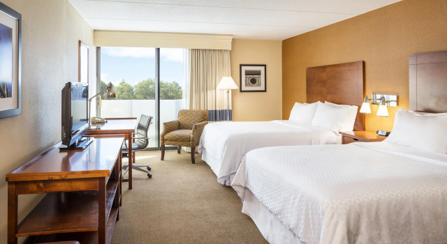 Четырёхместный номер Superior Four Points by Sheraton Chicago OHare