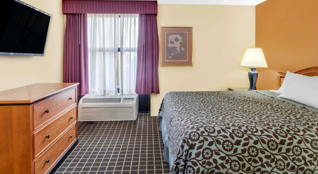 Двухместный люкс Days Inn and Suites Kalamazoo