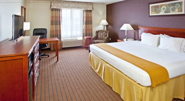 Двухместный номер Standard с видом на бассейн Holiday Inn Express Grand Rapids Southwest by IHG