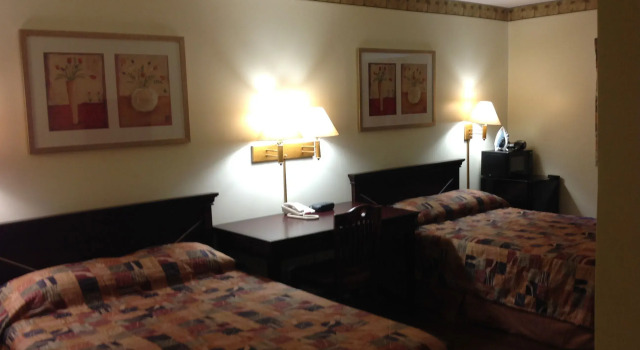 Четырёхместный номер Standard Budget Inn