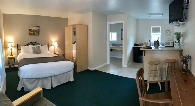 Люкс Deluxe с 2 комнатами Sierra Mountain Inn