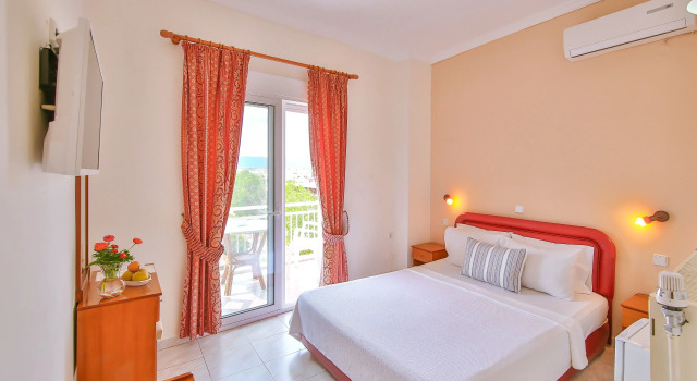 Двухместный номер Standard с балконом Dias Hotel