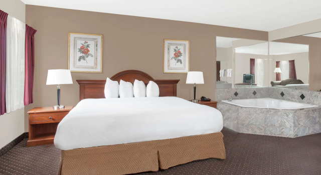 Двухместный люкс Baymont Inn & Suites San Marcos