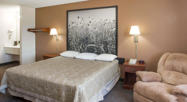 Двухместный номер Standard Super 8 by Wyndham Richmond